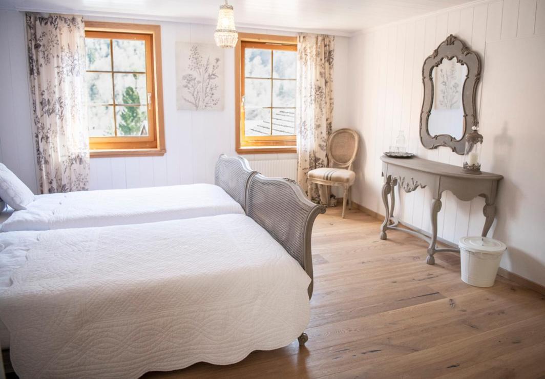 Casa Pasch - Boutique Bed And Breakfast In Cumpadials Sumvitg Екстер'єр фото