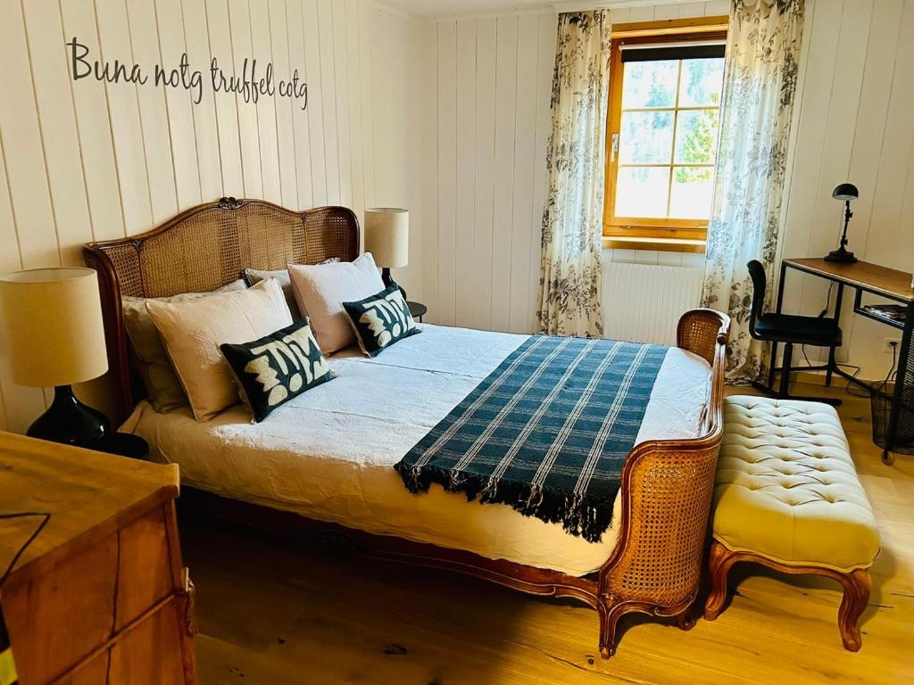 Casa Pasch - Boutique Bed And Breakfast In Cumpadials Sumvitg Екстер'єр фото